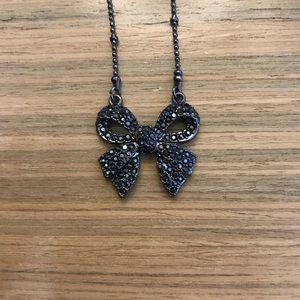 Betsey Johnson bow necklace